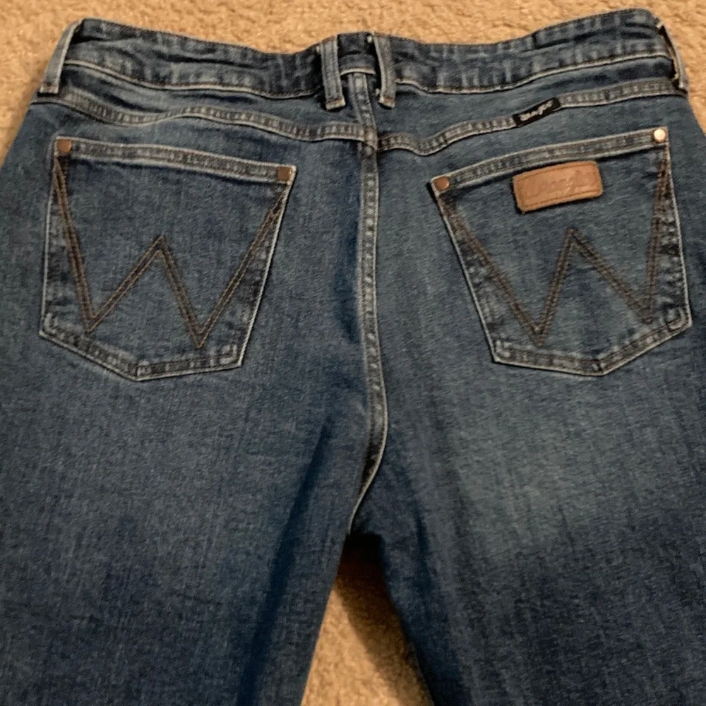 Wrangler Women's Straight Leg Blue Jeans - Picture 5 of 12
